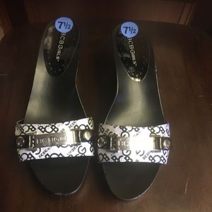 New Women’s BCBG open toe sandals